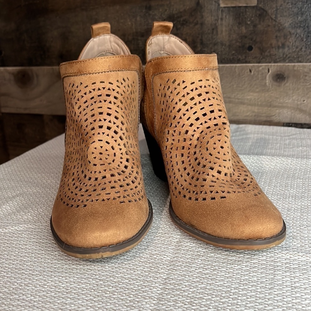 Verali Felix Ankle Caramel Laser Cut Ankle Boot Size 8 (EU 39) - Picture 2 of 7